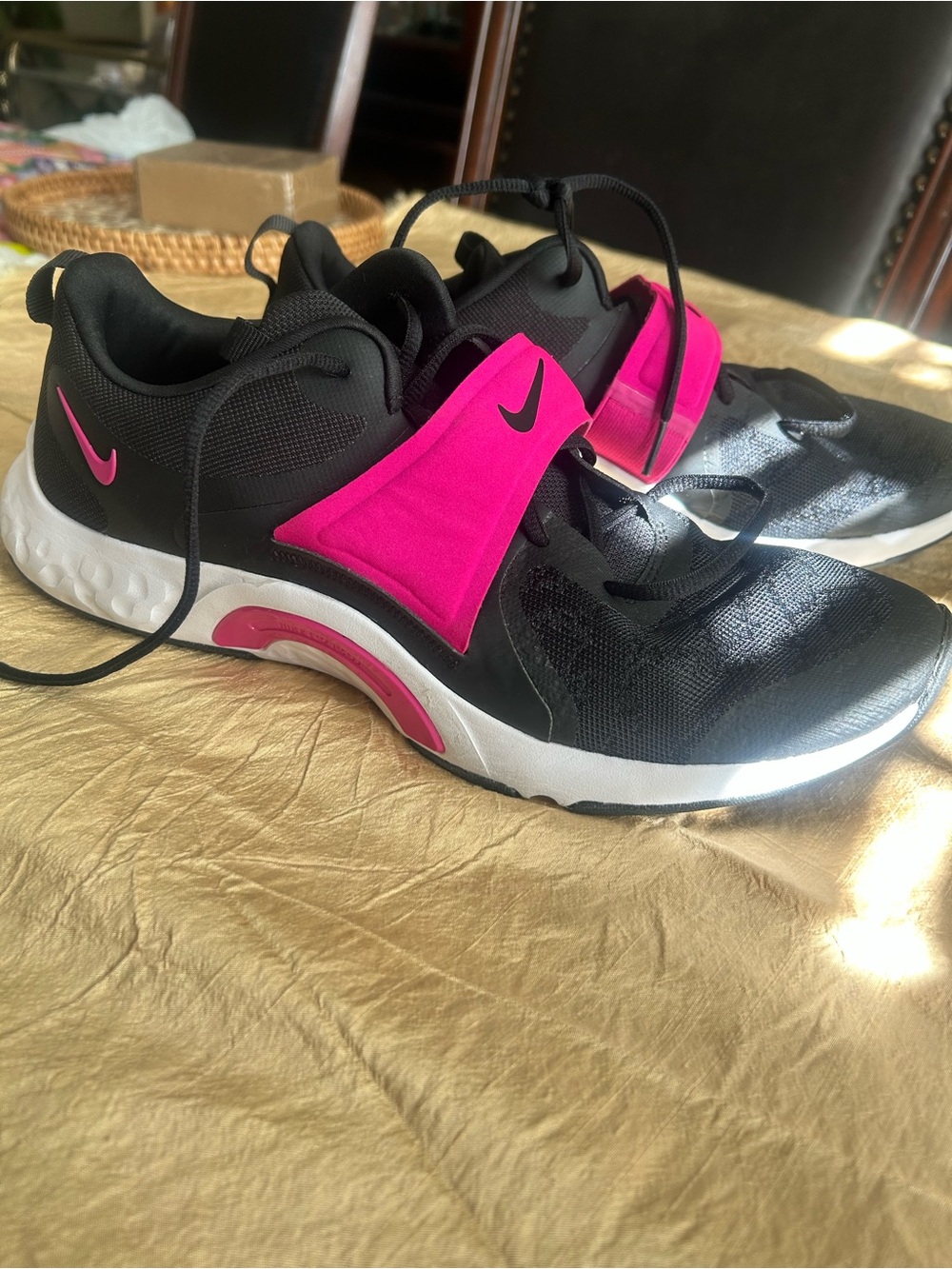 Nike men’s Black & Hot Pink Strap Sneakers size 12.